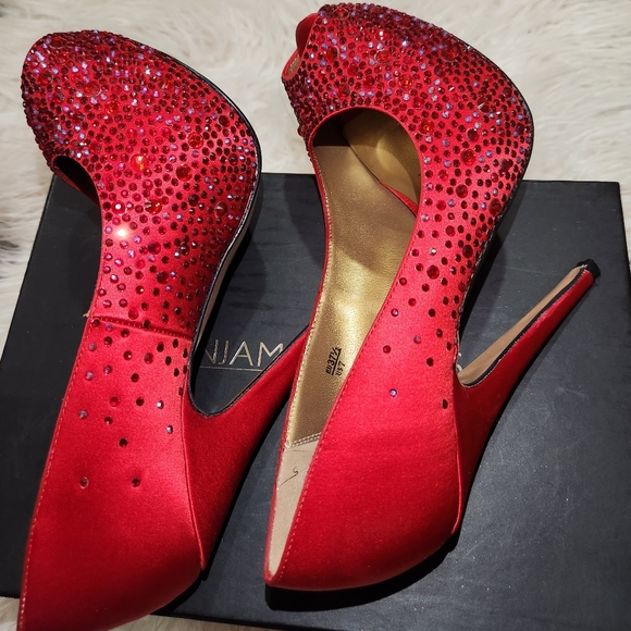 Benjamin Adam's London Red Heels - Picture 4 of 14